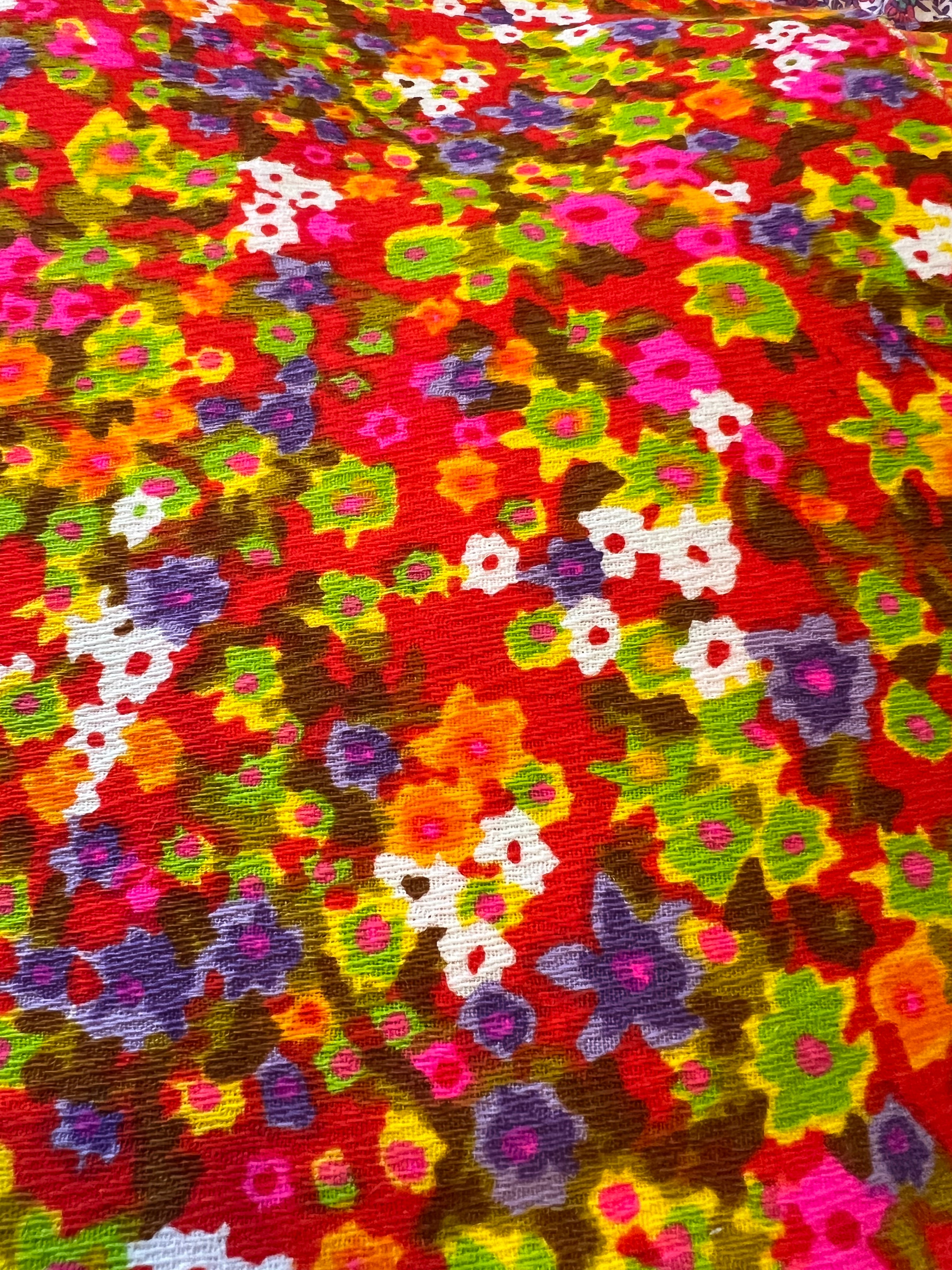 Retro Floral Mini Leaf