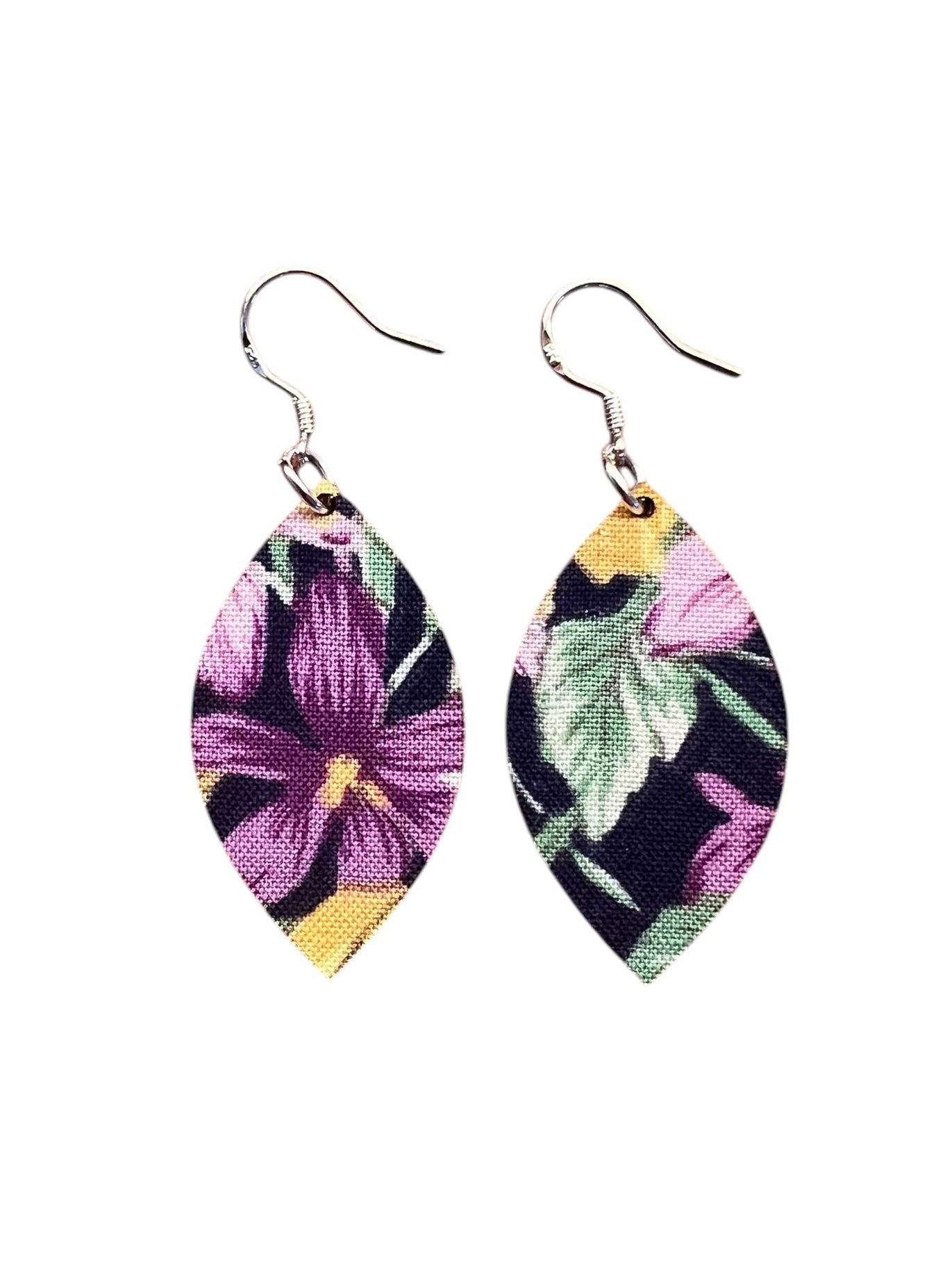 Reloved Crocus Mini Leaf Earrings