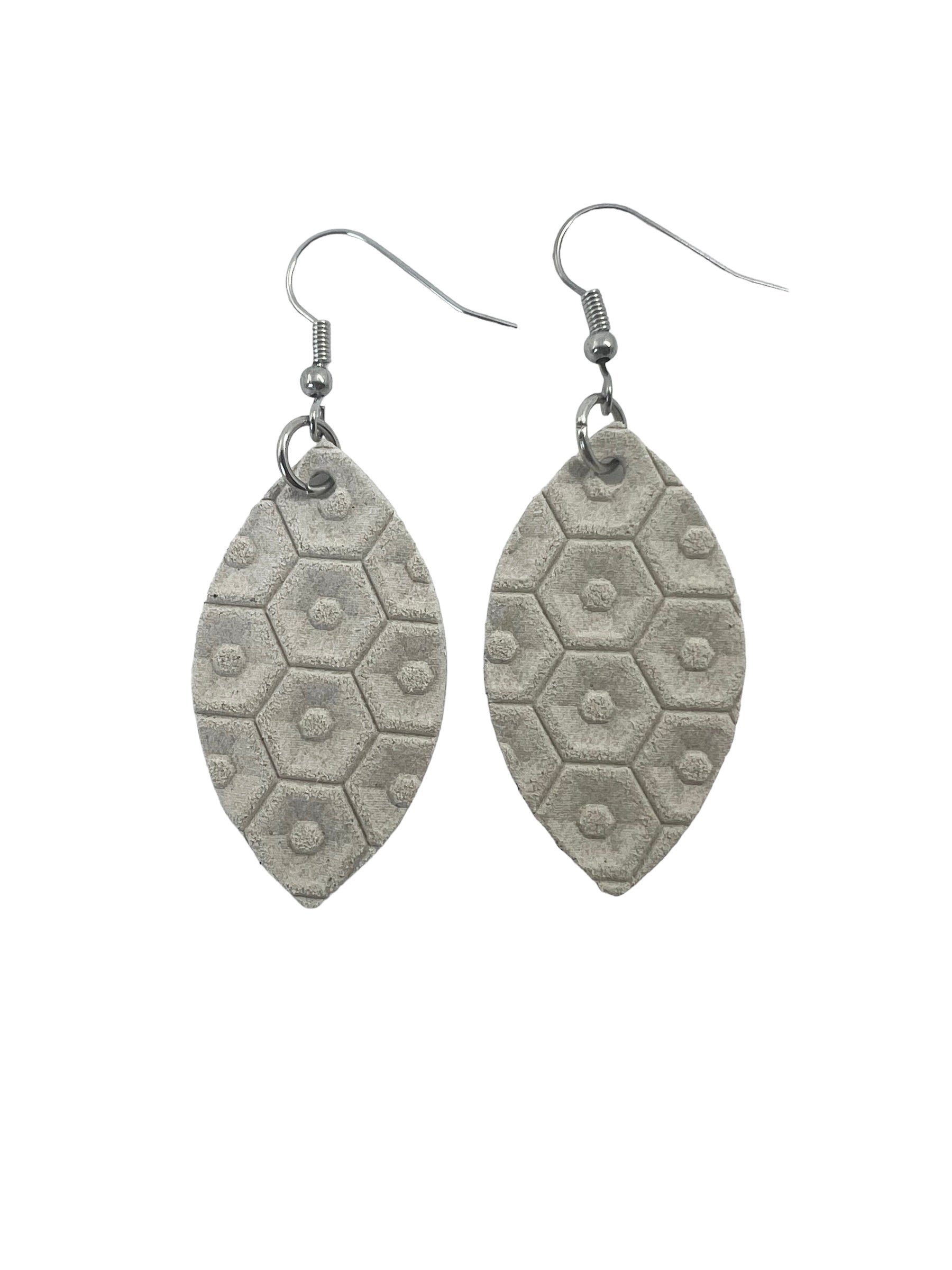 Honeycomb Cream Leaf Earrings