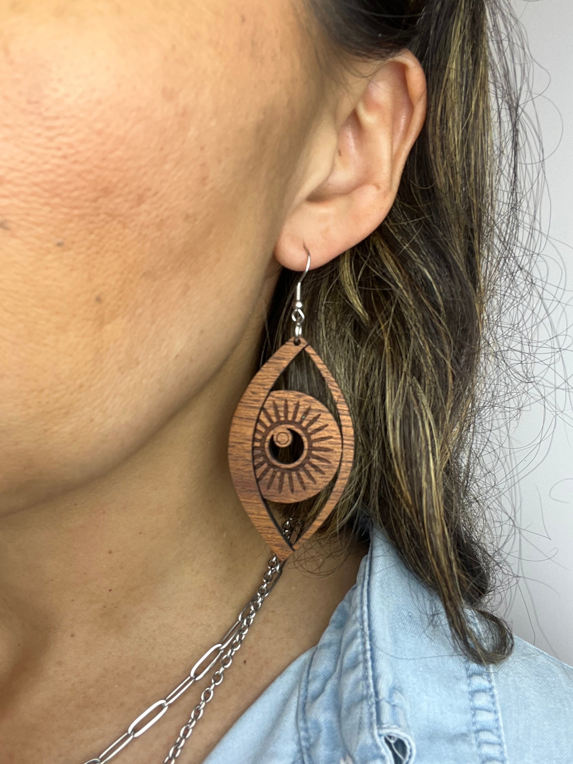 Wood Eye Leaf Earrings