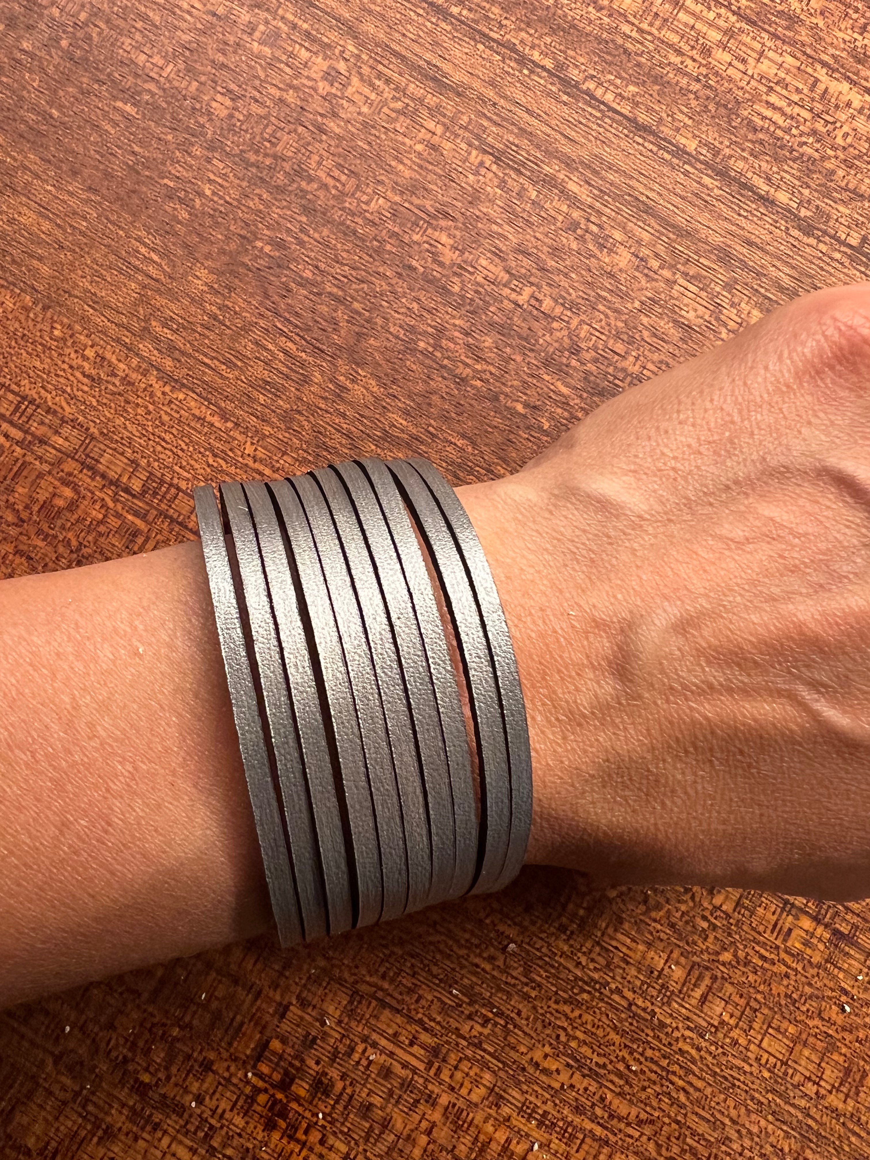 The Wide Metallic Grey Sloane Leather Cuff